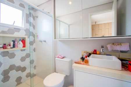 Apartamento à venda com 78m², 2 quartos e 2 vagasBanheiro do quarto 1
