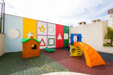 Apartamento à venda com 78m², 2 quartos e 2 vagasÁrea comum - Playground