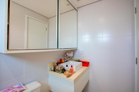 Apartamento à venda com 78m², 2 quartos e 2 vagasBanheiro do quarto 1
