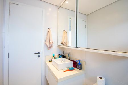Apartamento à venda com 78m², 2 quartos e 2 vagasBanheiro social
