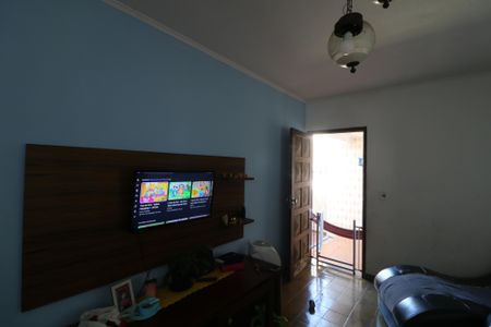 Casa à venda com 200m², 2 quartos e 2 vagasSala