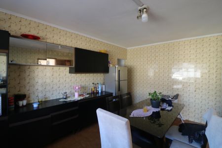 Casa à venda com 200m², 2 quartos e 2 vagasCozinha