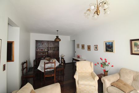Apartamento à venda com 72m², 2 quartos e 1 vagaSala