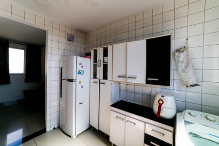 Apartamento à venda com 45m², 2 quartos e sem vagaCozinha e Área de Serviço