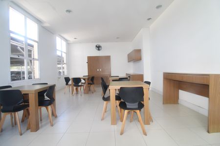 Apartamento para alugar com 63m², 2 quartos e 1 vagaÁrea comum - Salão de festas