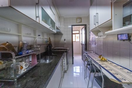 Apartamento à venda com 70m², 3 quartos e 2 vagasCozinha