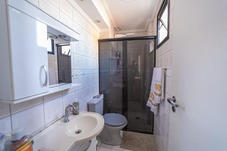 Apartamento à venda com 70m², 3 quartos e 2 vagasBanheiro do Quarto 2