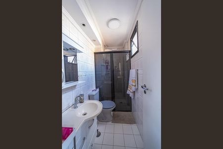 Apartamento à venda com 70m², 3 quartos e 2 vagasBanheiro do Quarto 2