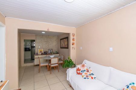 Casa à venda com 130m², 2 quartos e 1 vaga Casa à venda com 130m², 2 quartos e 1 vagaSala