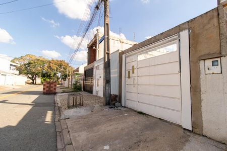 Casa para alugar com 80m², 3 quartos e 2 vagasFachada