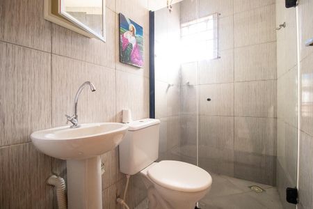 Casa para alugar com 80m², 3 quartos e 2 vagasBanheiro Social