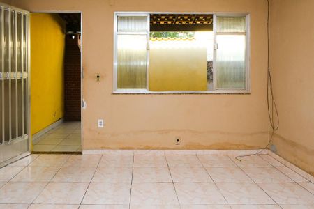 Sala de casa para alugar com 2 quartos, 90m² em Nossa Senhora das Gracas, Nova Iguaçu