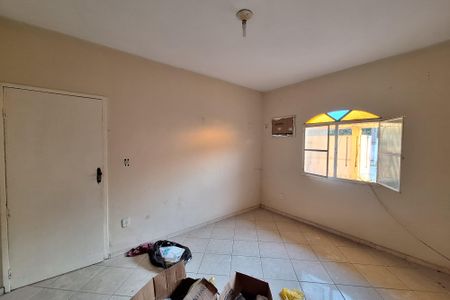 Quarto de casa para alugar com 1 quarto, 120m² em Taquara, Duque de Caxias