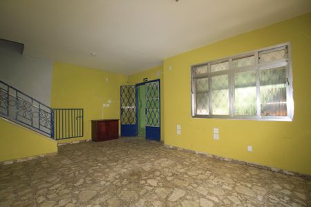 Casa à venda com 220m², 5 quartos e 4 vagasSala