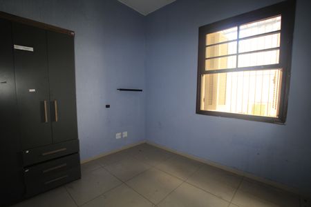 Casa à venda com 220m², 5 quartos e 4 vagasQuarto 2