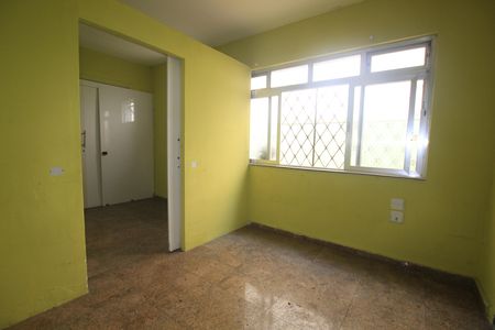 Casa à venda com 220m², 5 quartos e 4 vagasSala