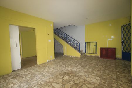 Casa à venda com 220m², 5 quartos e 4 vagasSala