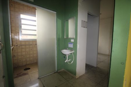Casa à venda com 220m², 5 quartos e 4 vagasBanheiro 1