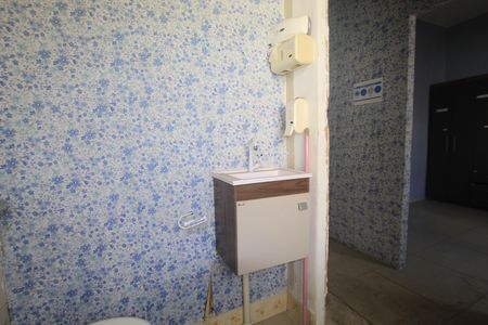 Casa à venda com 220m², 5 quartos e 4 vagasBanheiro 2