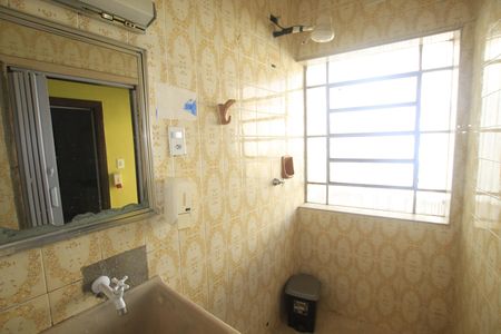 Banheiro 3 de casa à venda com 5 quartos, 220m² em Vila Monumento, São Paulo
