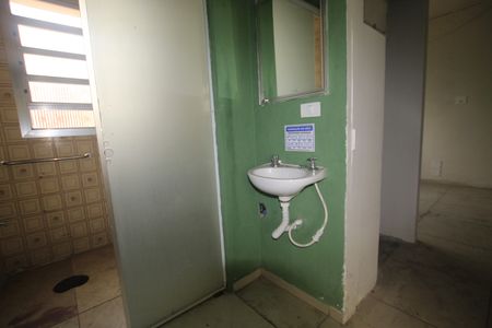 Casa à venda com 220m², 5 quartos e 4 vagasBanheiro 1