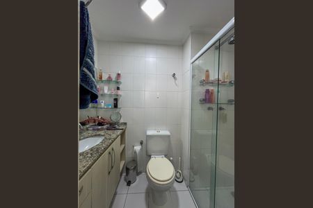 Apartamento à venda com 76m², 3 quartos e 2 vagas Apartamento à venda com 76m², 3 quartos e 2 vagasBanheiro da Suite