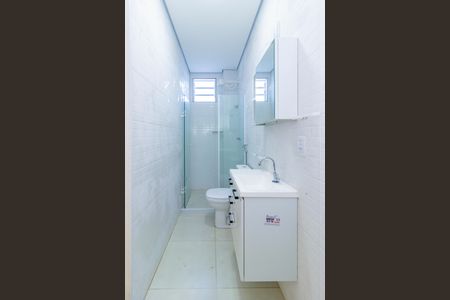 Banheiro de casa para alugar com 1 quarto, 15m² em Jardim Peri, São Paulo