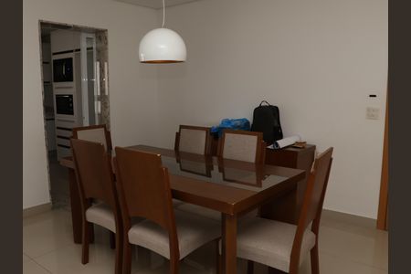 Apartamento para alugar com 121m², 3 quartos e 2 vagasmesa de jantar