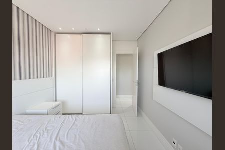 Apartamento à venda com 180m², 4 quartos e 3 vagasQuarto 4