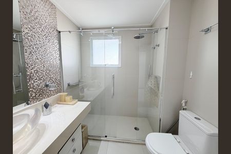 Apartamento à venda com 180m², 4 quartos e 3 vagasBanheiro da Suíte 1