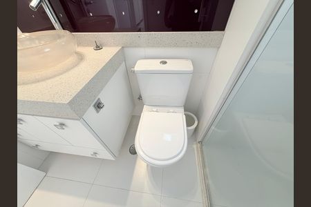 Apartamento à venda com 180m², 4 quartos e 3 vagasBanheiro da Suíte 2