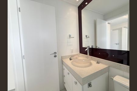 Apartamento à venda com 180m², 4 quartos e 3 vagasBanheiro da Suíte 2