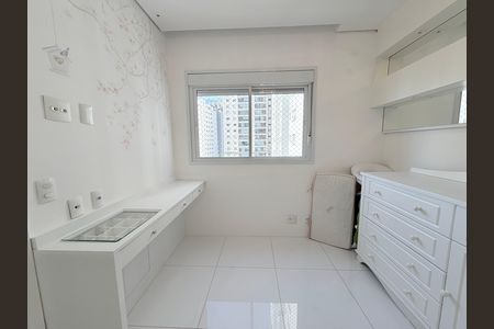 Apartamento à venda com 180m², 4 quartos e 3 vagasSuíte 2