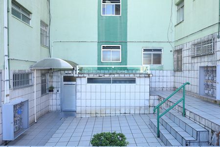 Apartamento para alugar com 42m², 2 quartos e 1 vagaÁrea comum