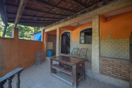 Casa para alugar com 90m², 2 quartos e sem vagaQuintal
