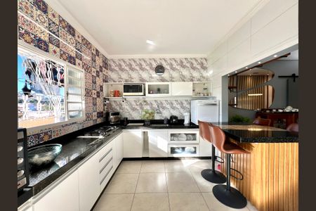 Cozinha de casa à venda com 4 quartos, 320m² em São Benedito, Belo Horizonte