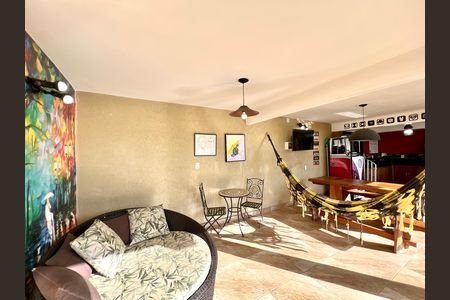 Casa à venda com 320m², 3 quartos e 3 vagas Casa à venda com 320m², 3 quartos e 3 vagasÁrea gourmet