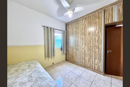 Casa à venda com 320m², 3 quartos e 3 vagas Casa à venda com 320m², 3 quartos e 3 vagasQuarto 2