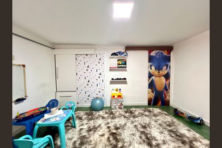 Casa à venda com 320m², 3 quartos e 3 vagas Casa à venda com 320m², 3 quartos e 3 vagasPlayground