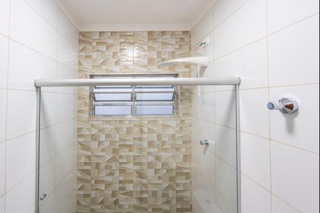 Banheiro  de casa à venda com 3 quartos, 104m² em Jardim Ocara, Santo André