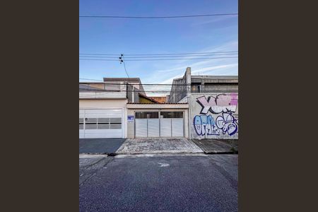 Casa à venda com 104m², 3 quartos e 2 vagas Casa à venda com 104m², 3 quartos e 2 vagasFachada