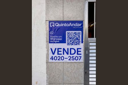 Casa à venda com 104m², 3 quartos e 2 vagas Casa à venda com 104m², 3 quartos e 2 vagasPlaca Instalada na Fachada
