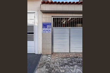 Casa à venda com 104m², 3 quartos e 2 vagas Casa à venda com 104m², 3 quartos e 2 vagasPlaca Instalada na Fachada