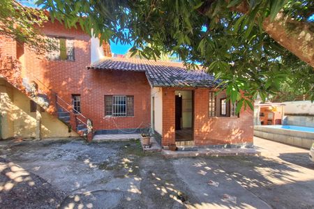 Casa para alugar com 200m², 4 quartos e 4 vagasQuintal