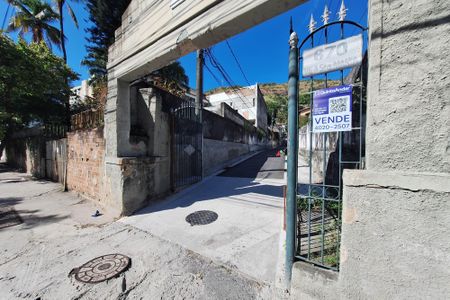 Casa para alugar com 200m², 4 quartos e 4 vagasPLACA