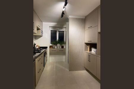 Cozinha de apartamento para alugar com 3 quartos, 92m² em Indianópolis, São Paulo