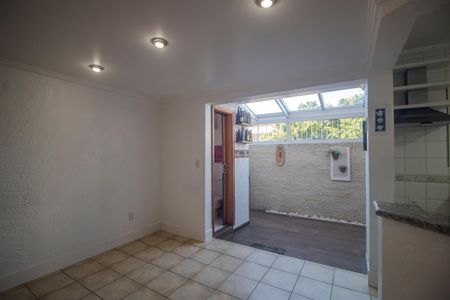 Casa de condomínio à venda com 177m², 4 quartos e 1 vagaSala/Cozinha