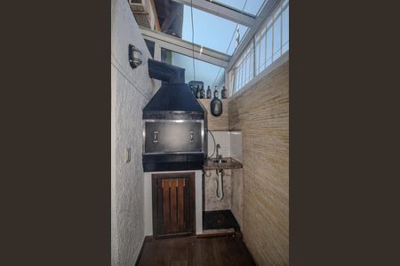 Casa de condomínio à venda com 177m², 4 quartos e 1 vagaChurrasqueira