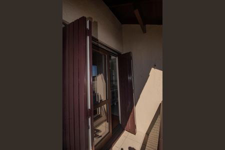 Casa de condomínio à venda com 177m², 4 quartos e 1 vagaVaranda
