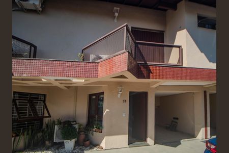 Casa de condomínio à venda com 177m², 4 quartos e 1 vagaFachada